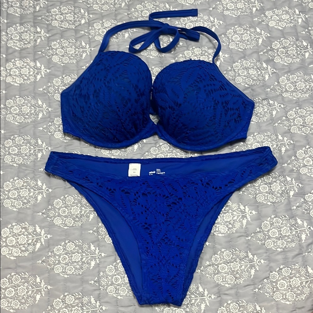 Aerie blue Lace Bikini Set. Top- 32DDD. Bottom- S